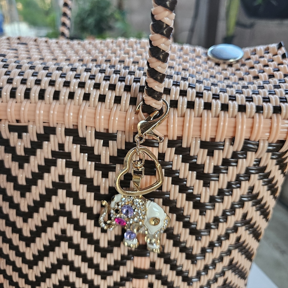 Elegant Chevron Woven Tote - Picture 6 of 16